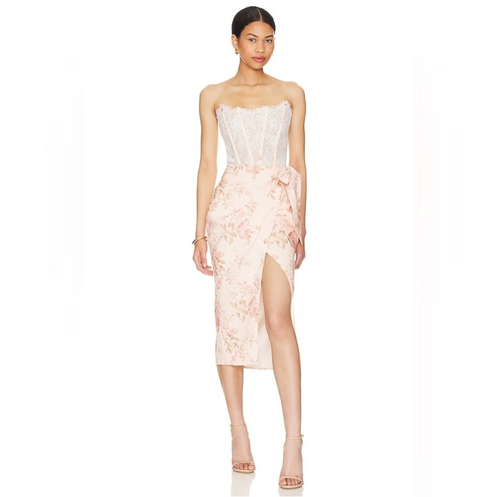 NWT V Chapman Nicola Dress in Peach Tapestry